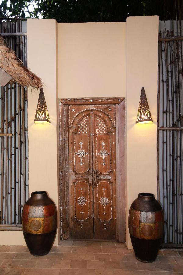 Villa Sentosa, Cheerful 3-Bedroom Villa With Pool Gili Trawangan Exterior photo